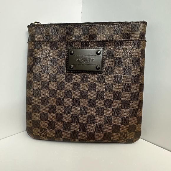 Louis Vuitton Checkered Brown Messenger Bag - Picture 1 of 4